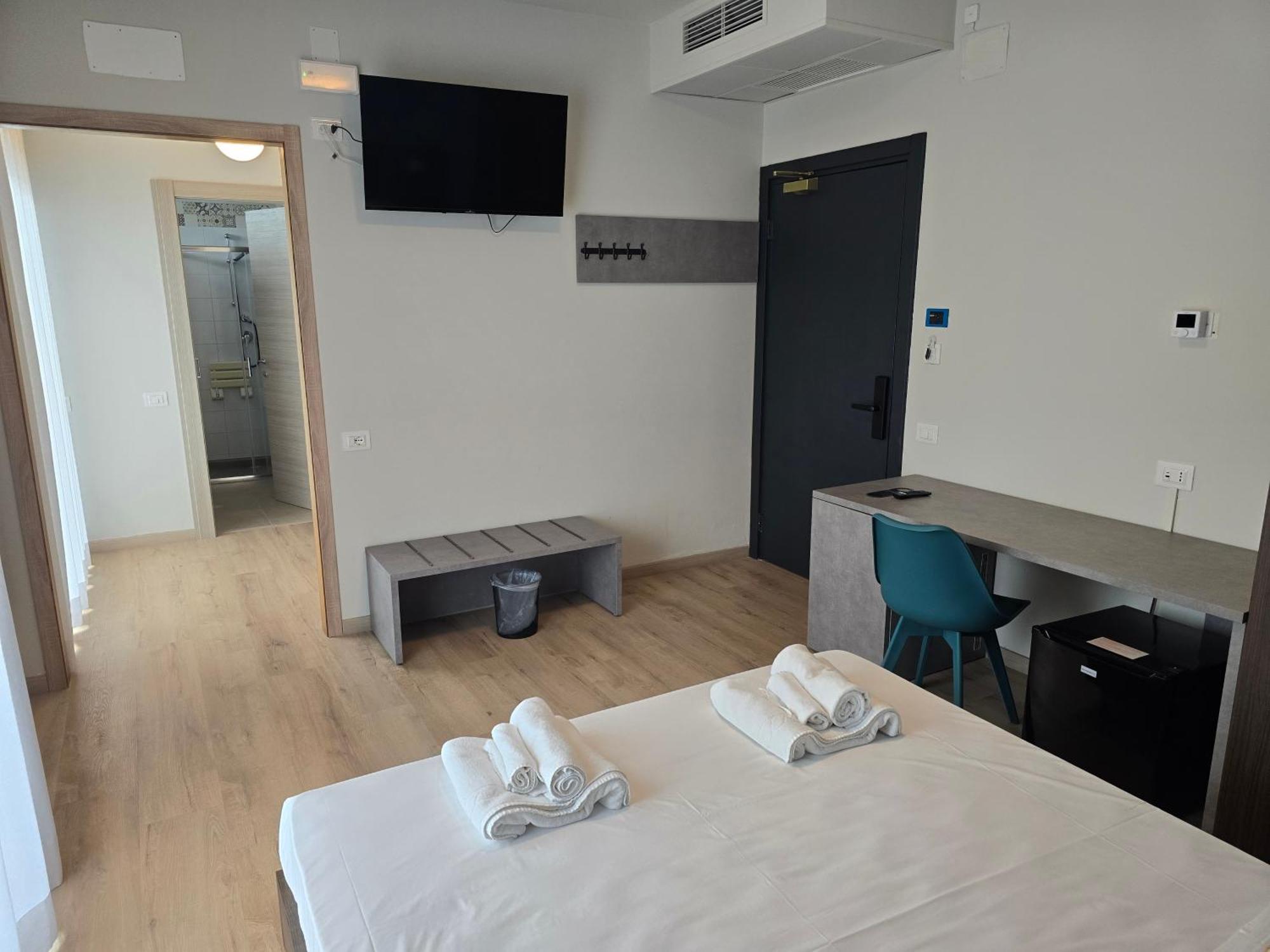 Hotel Blumarine Roseto Degli Abruzzi Exterior photo