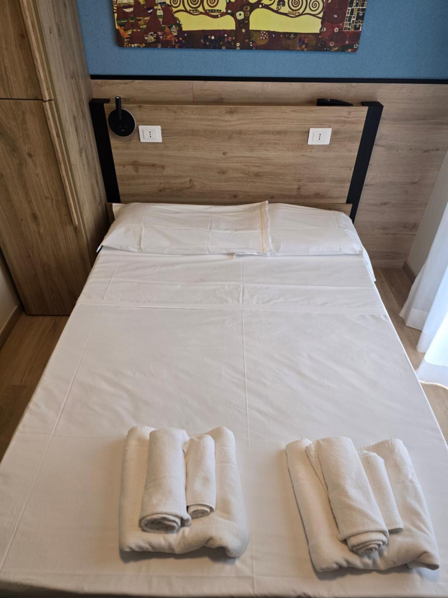 Hotel Blumarine Roseto Degli Abruzzi Exterior photo