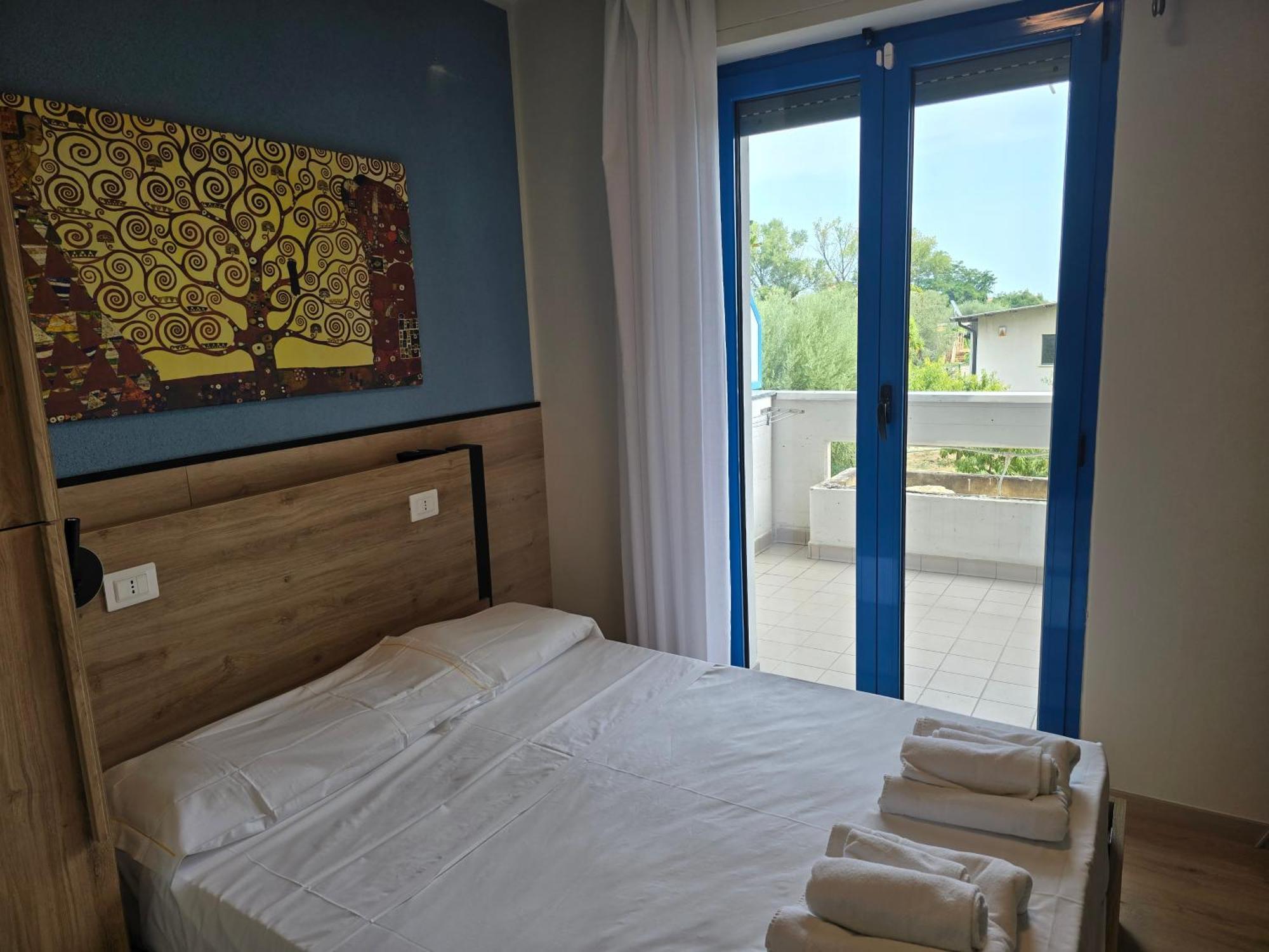Hotel Blumarine Roseto Degli Abruzzi Exterior photo