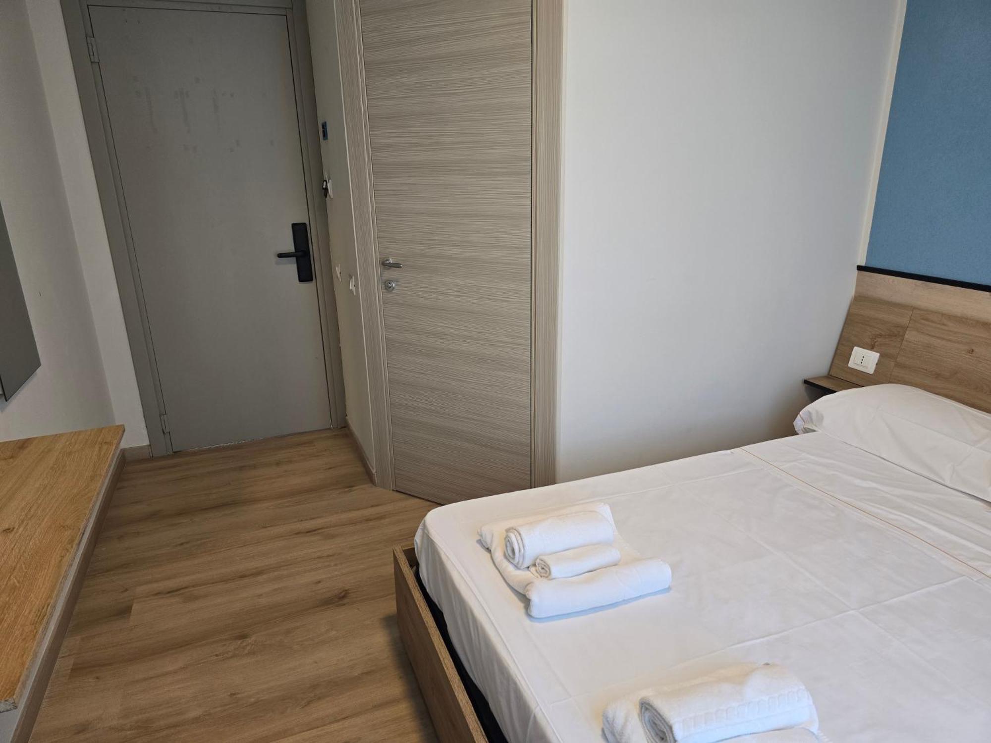 Hotel Blumarine Roseto Degli Abruzzi Exterior photo