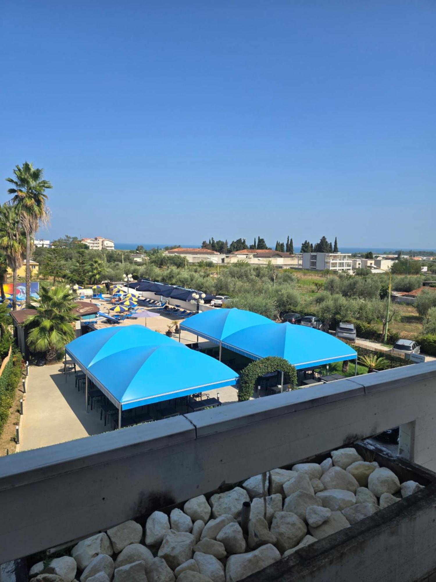 Hotel Blumarine Roseto Degli Abruzzi Exterior photo