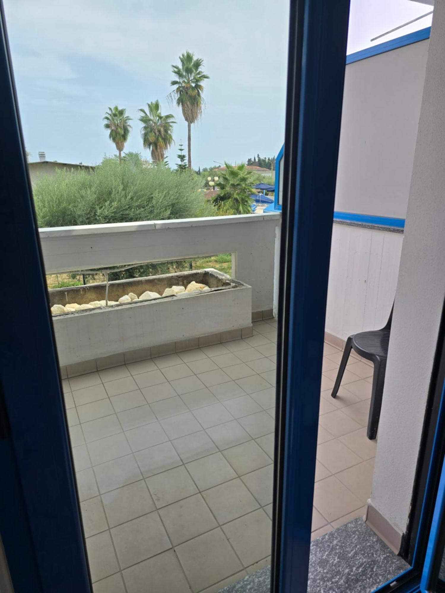 Hotel Blumarine Roseto Degli Abruzzi Exterior photo