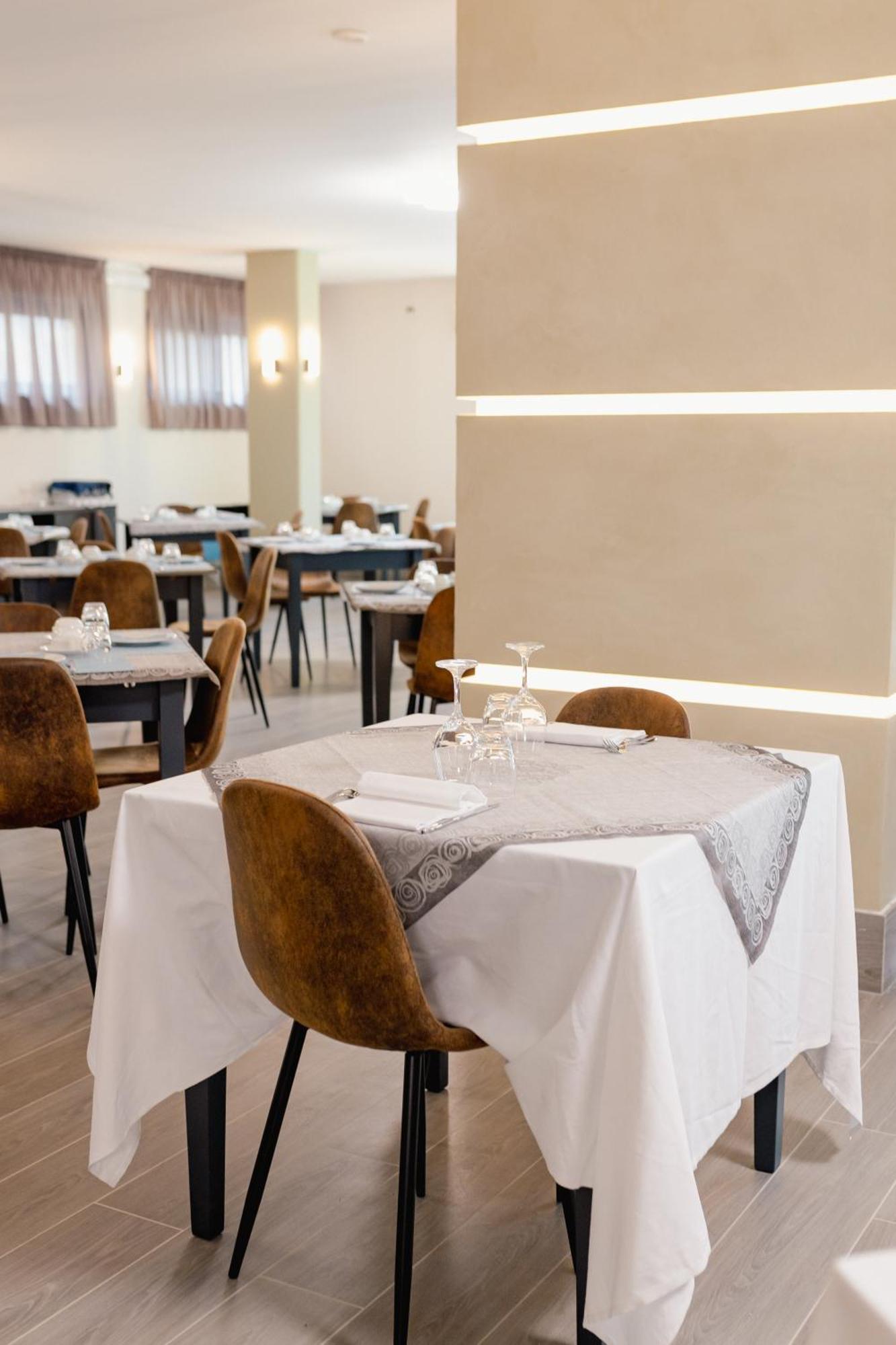Hotel Blumarine Roseto Degli Abruzzi Exterior photo